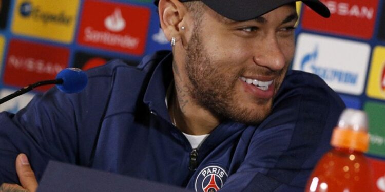 Neymar prioriza conquista da Champions com PSG e esnoba Bola de Ouro: “Já nem ligo”
