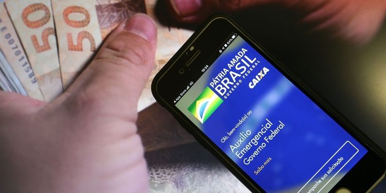 Caixa paga hoje auxílio emergencial a nascidos em outubro