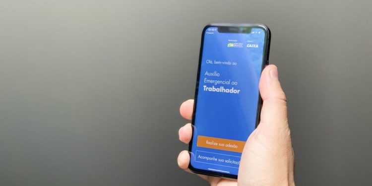 Caixa paga hoje auxílio emergencial a nascidos em outubro