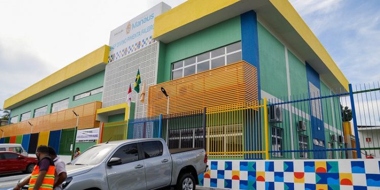 Prefeitura de Manaus entrega segunda escola da gestão de David Almeida