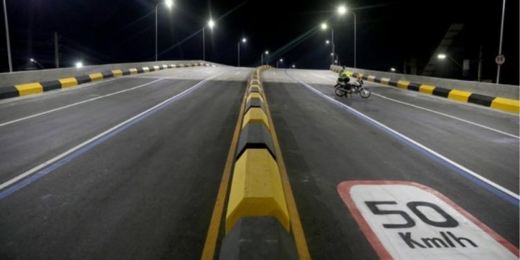 Viaduto do Manoa é liberado para tráfego de veículos em Manaus