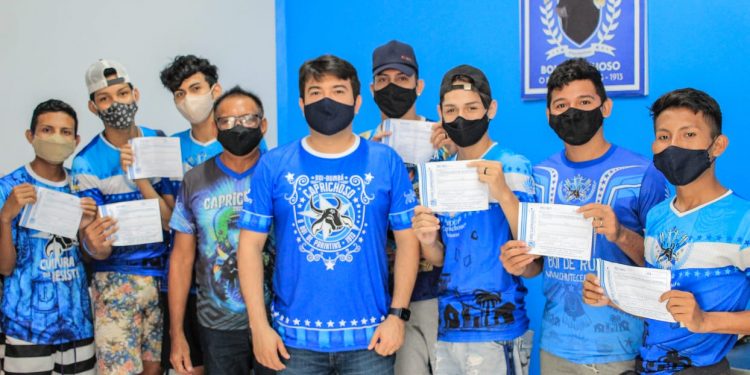 Pela primeira vez na história, marujeiros, dançarinos, tuxauas e vaqueirada do Caprichoso são remunerados