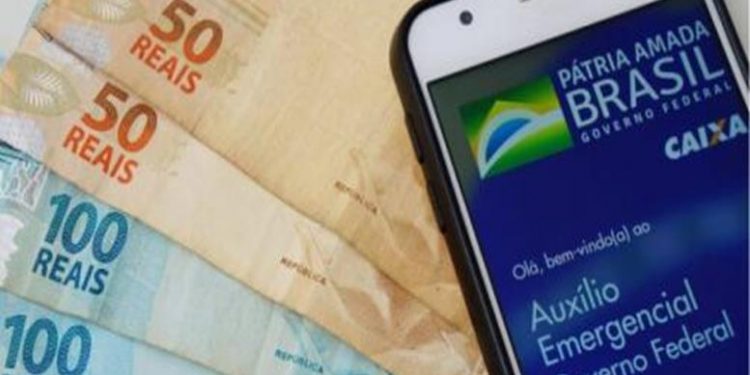 Trabalhadores nascidos em agosto podem sacar o auxílio emergencial