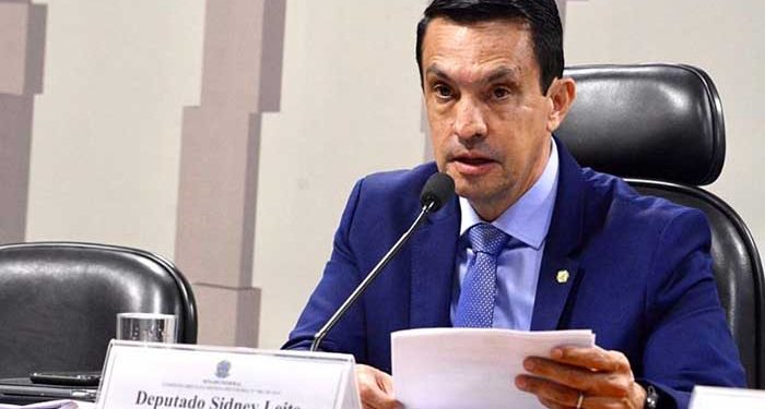 Governador do Amazonas solicita empréstimo de R$ 1,5 bilhões