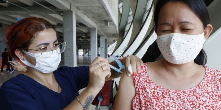 Em Manaus, 34 pontos de vacinação funcionam nesta segunda
