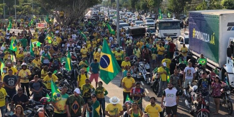 Manifestação em Manaus reúne mais de 10 mil apoiadores de Bolsonaro em defesa do voto impresso auditável