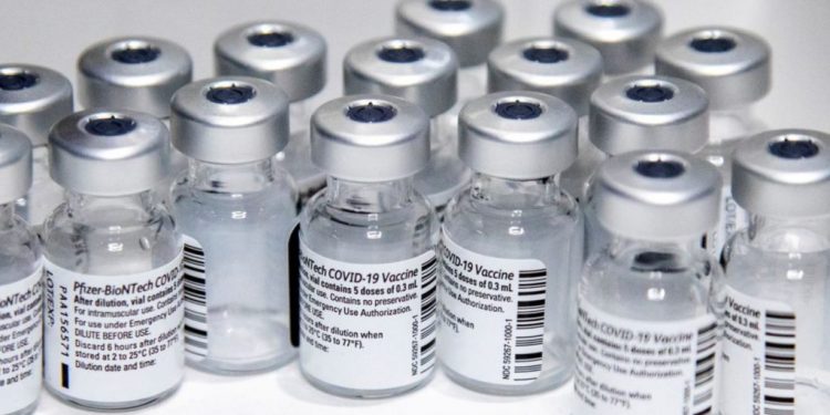 Brasil recebe mais de 1 milhão de vacinas da Pfizer