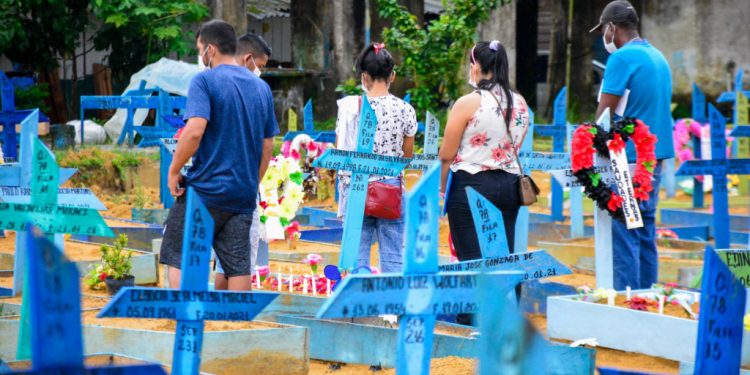 Dia dos Pais: Cemitérios de Manaus abrem a partir de sábado para visitação