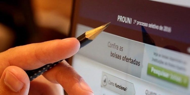 Estudantes têm até hoje para se inscrever na lista de espera do ProUni