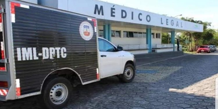 Jovem morre ao levar golpe enquanto treinava Muay Thai em Manaus