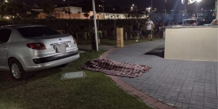 Dono de bar é morto à tiros e esposa fica ferida durante ataque de criminosos em Manaus