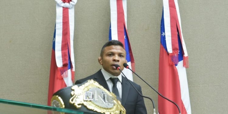 Esporte – Bibiano Fernandes discursa para os deputados na Aleam