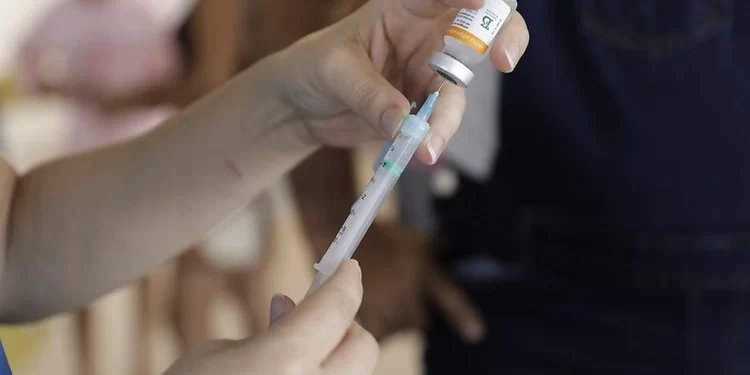 Manaus terá 15 pontos de vacinação contra Covid funcionando neste sábado