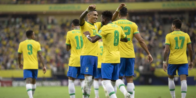 Brasil vence Uruguai de goleada em Manaus