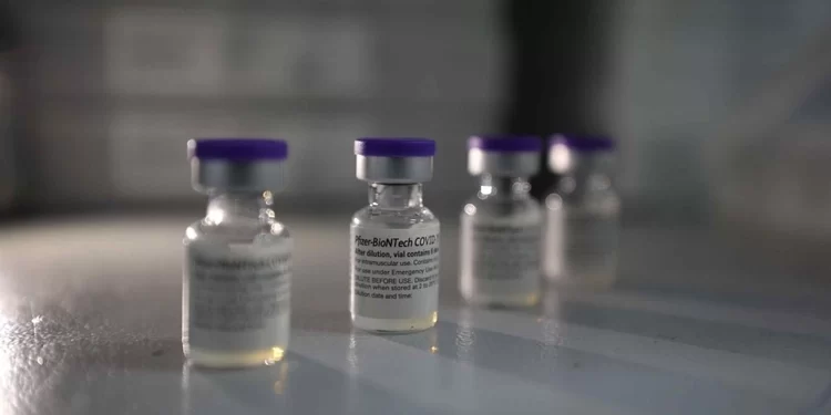 Amazonas recebe mais de 90 mil doses de vacinas contra a Covid-19