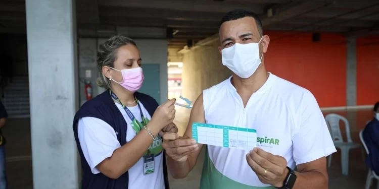 Amazonas aplicou 4.434.111 doses de vacina contra Covid-19 até este domingo