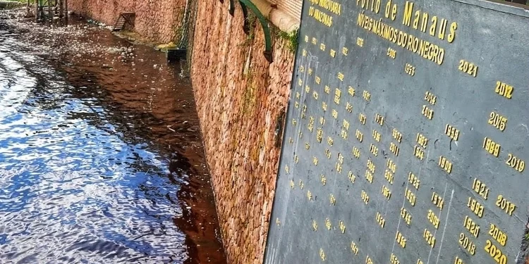 Nível do Rio Negro sobe 15 centímetros em dois dias no Amazonas