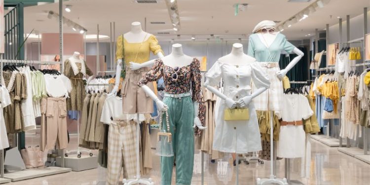 Veja como será o funcionamento do comércio durante o feriado em Manaus