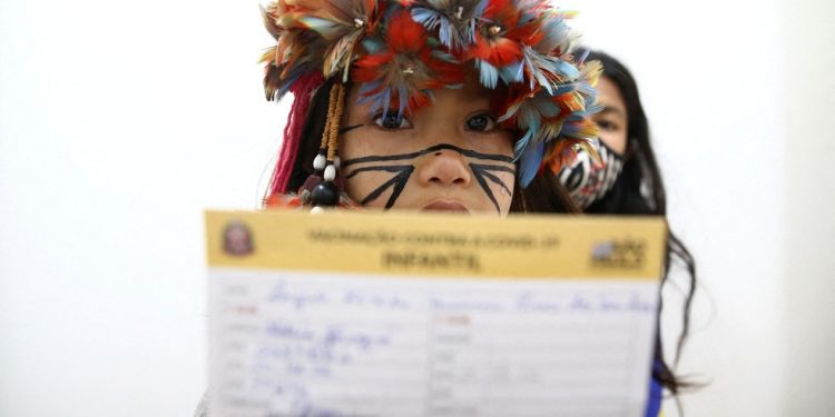 Anvisa libera CoronaVac para crianças e adolescentes entre 6 e 17 anos, com veto a imunossuprimidos