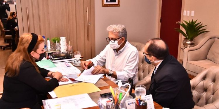 Prefeitura de Manaus e TCE firmam parceria para contratação de mediadores para Educação Especial