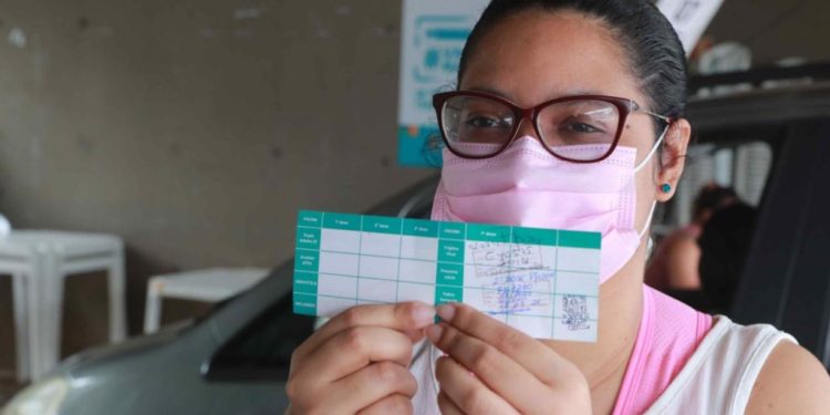 Amazonas deve pedir passaporte vacinal para entrada em shoppings, balneários e academias, aponta MP