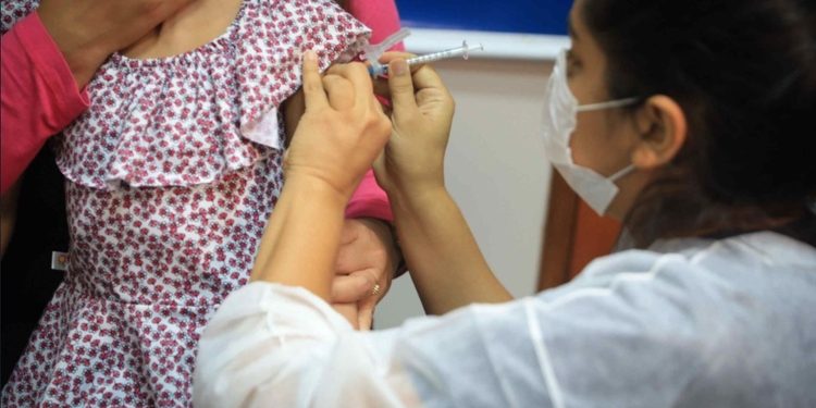 Vacinação para crianças contra Covid-19 iniciada em Manaus é segura e reduz risco de quadros graves