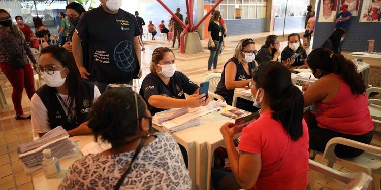 Entregas do cartão Auxílio Estadual Permanente retornam nesta segunda no Amazonas