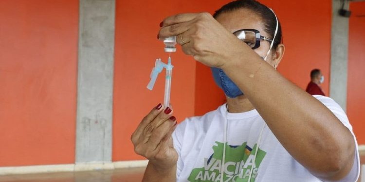 SES-AM esclarece que é falsa notícia de reação adversa da vacina contra covid