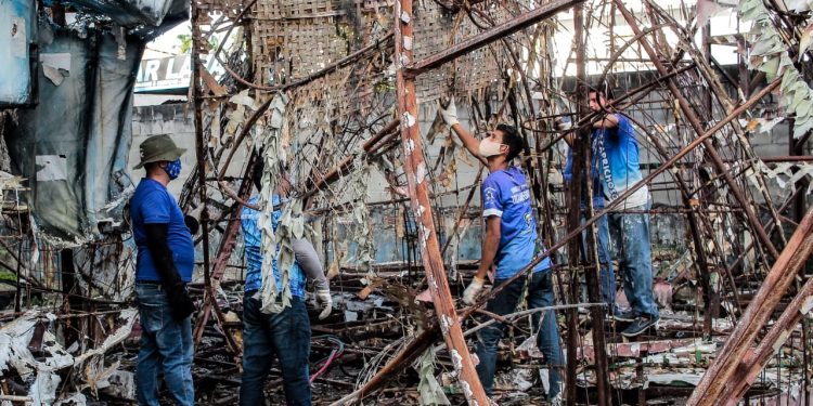Em preparação ao Festival de Parintins, Caprichoso organiza galpões para receber artistas