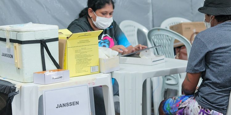 Reforço da vacina Janssen já está disponível para quem tomou 1ª dose há 2 meses em Manaus