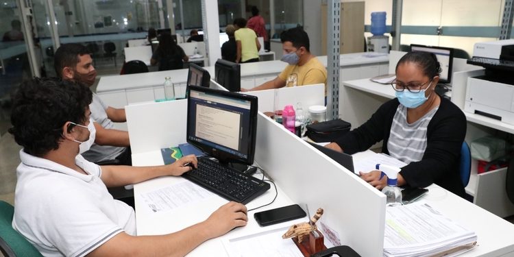 De vendedor a auxiliar, Sine Amazonas divulga 44 vagas de emprego nesta quarta