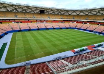 Decreto que libera 30% de público em estádios de futebol é assinado no Amazonas