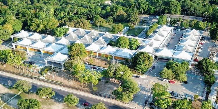 Prefeito e governador vão definir plano em defesa da Zona Franca de Manaus