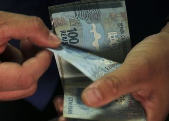 Caixa paga Auxílio Brasil a beneficiários com NIS final 9