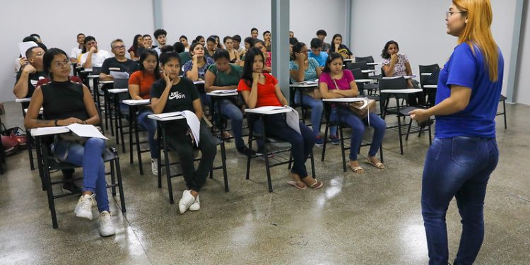 QUALIFICAÇÃO – Prefeitura de Manaus oferta 160 vagas para curso básico de ‘Técnico em Celular’